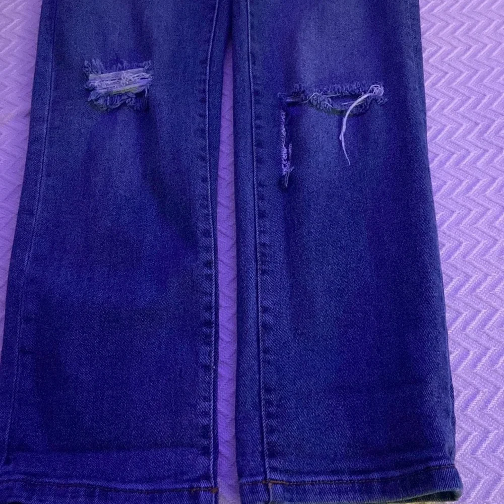 Medium High Rise Straight jeans - Picture 4 of 5